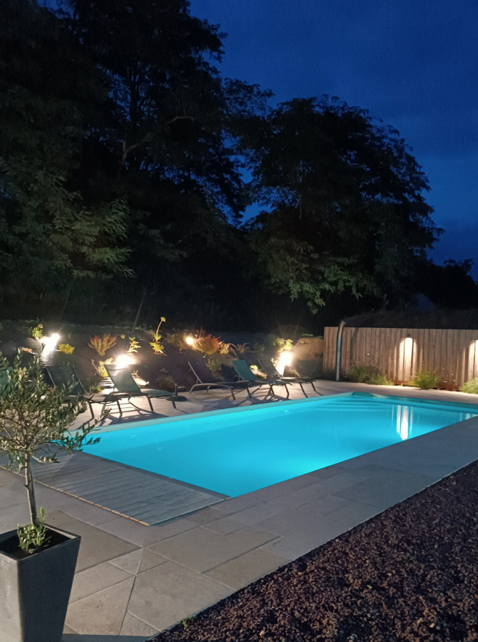 Toukalaya-sarthe-piscine-nuit
