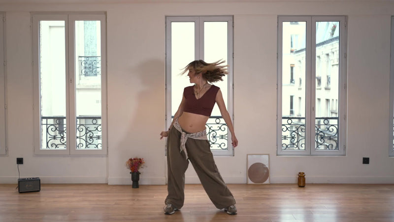 Déverrouille ton bassin grâce à un mélange de techniques issues des danses afro et urbaines