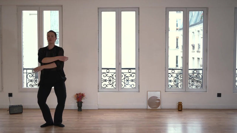 Échauffe-toi avec cette barre de danse contemporaine : focus dos et ancrage