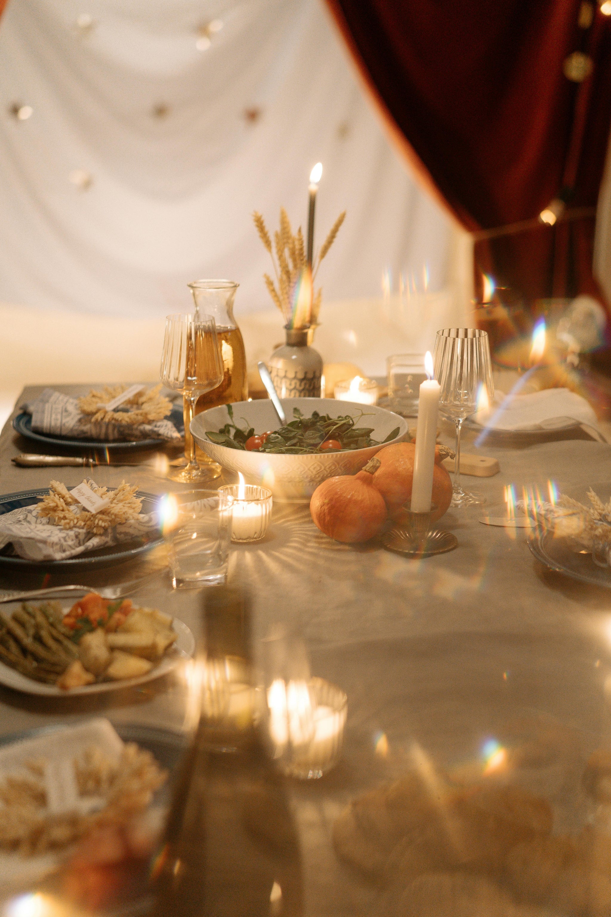 Table conviviale et chaleureuse pendant un stage de danse 
