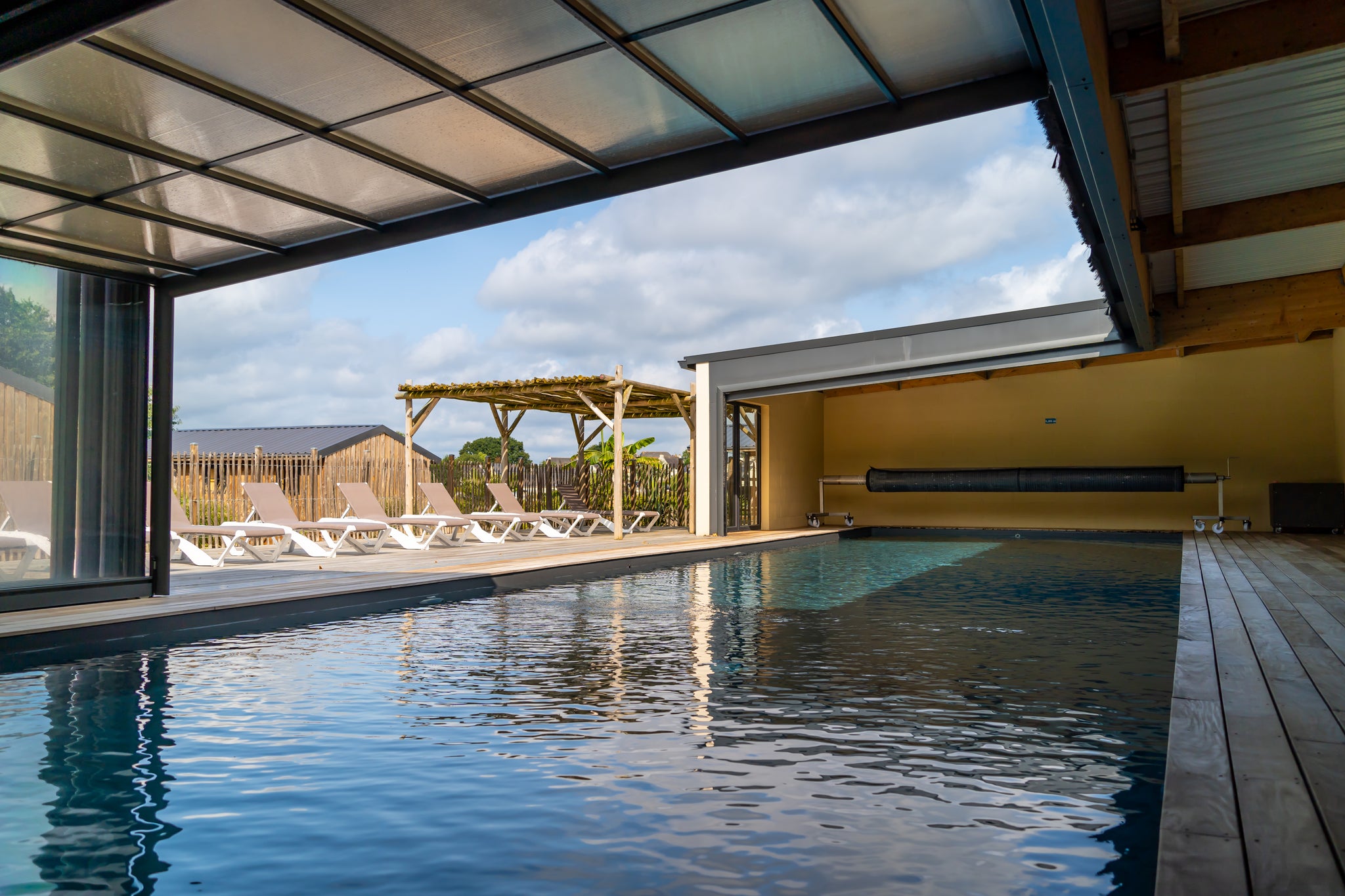 manoir-de-la-forme-plumaugat-piscine-ext