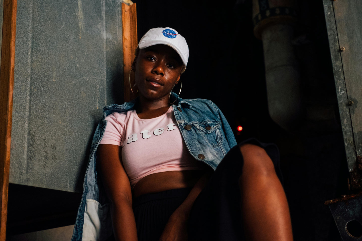 Librededroit-portrait street-rose-bleu