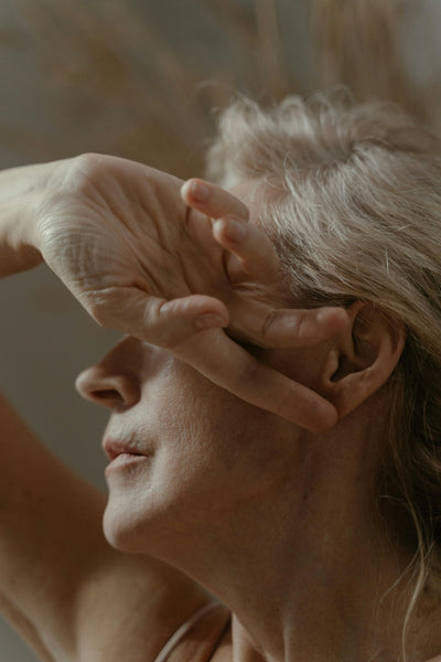 Librededroit-visage-nude