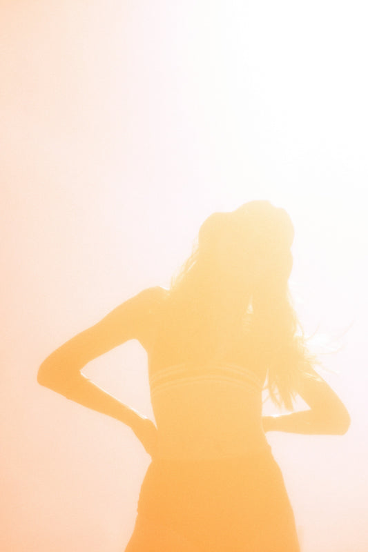 Librededroit-silhouette-jaune-rose